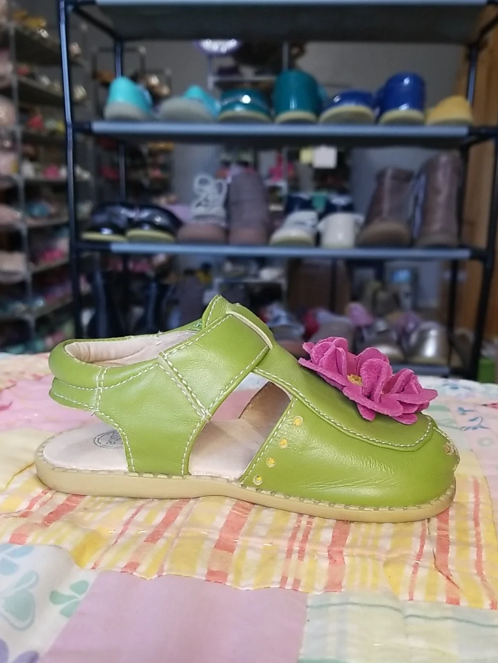 Livie & Luca Lime Green Leather Sandals with Pink Suede Flowers Size 7 Blooms